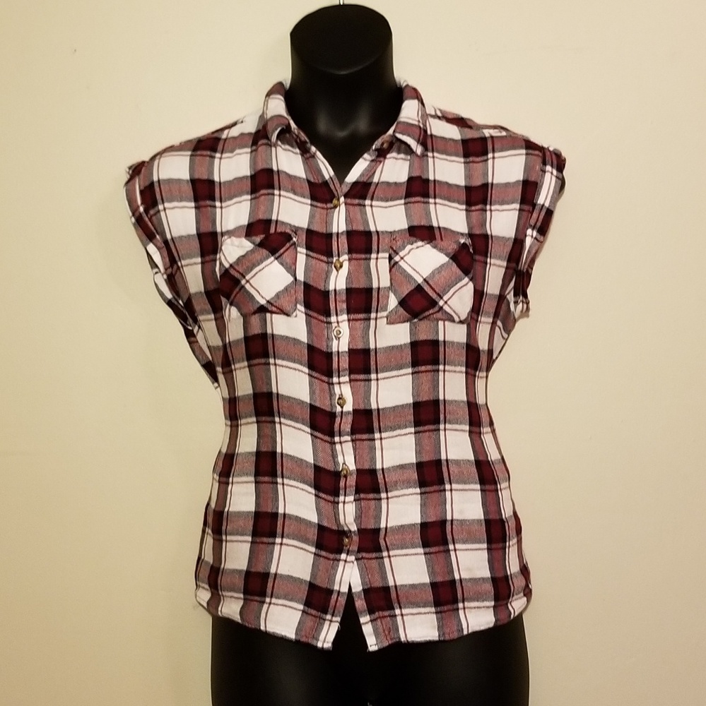 Polly Esther sleeveless flannel button down top